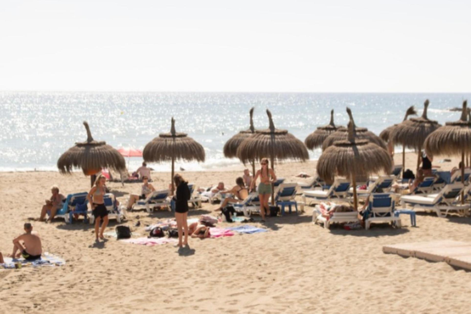 Beachfront- Junto A La Playa Y Con Impresionantes Vistas Al Mar Marbella